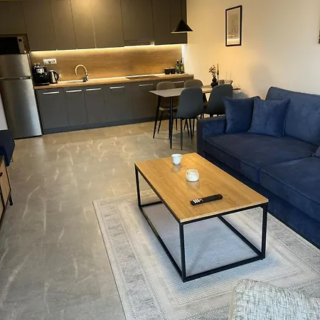 - Apartament *