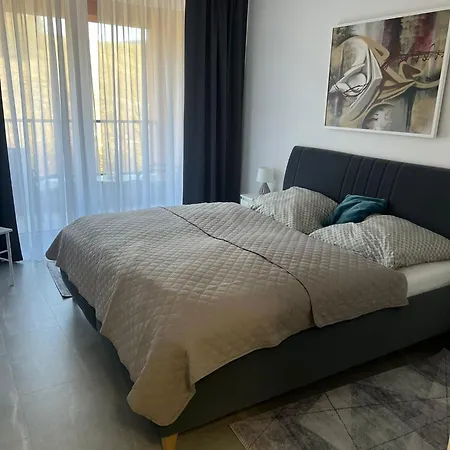 - Apartament *