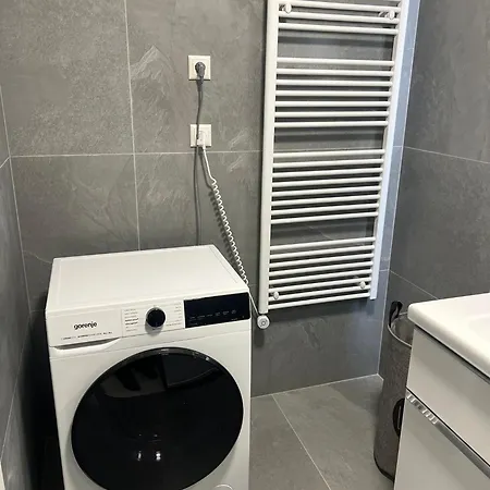 - Apartament *